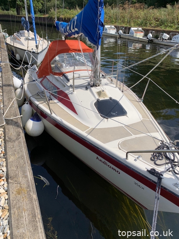 1985 Dehler 22 Trailer