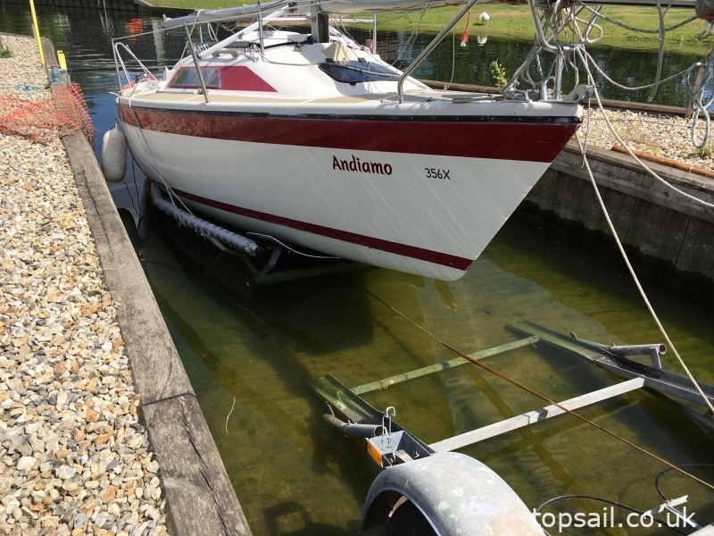 1985 Dehler 22 Trailer