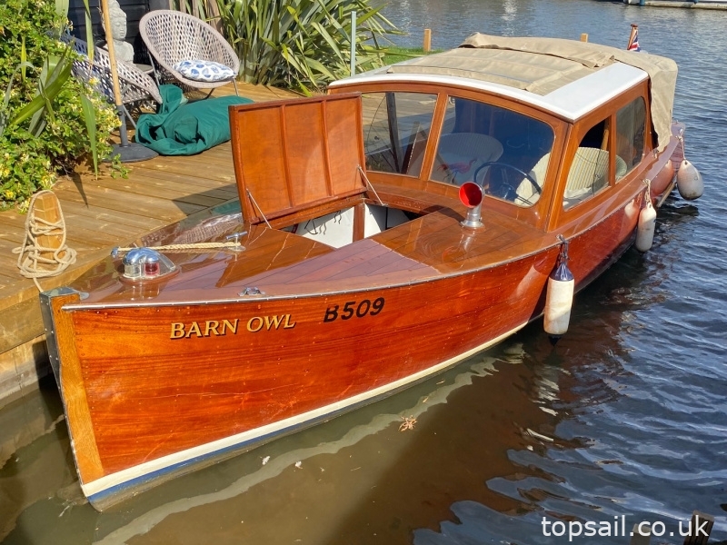 Classic River Launch/Dayboat