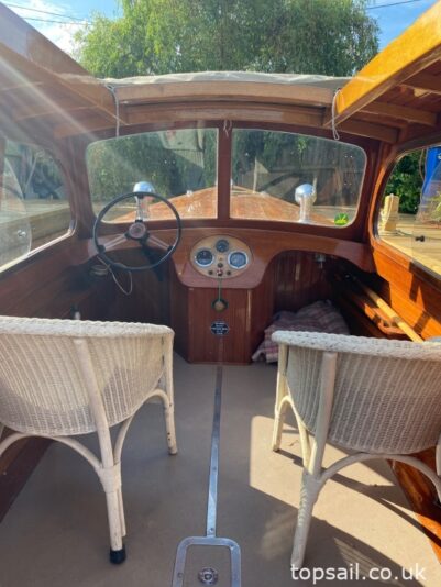 Classic River Launch/Dayboat