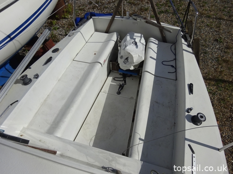1987 Pegasus 700 (Shallow Fin)