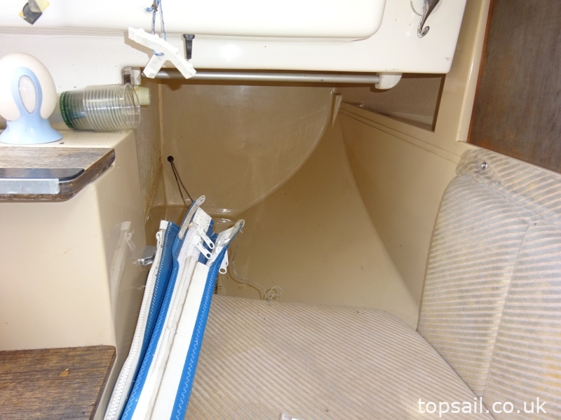 1987 Pegasus 700 (Shallow Fin)