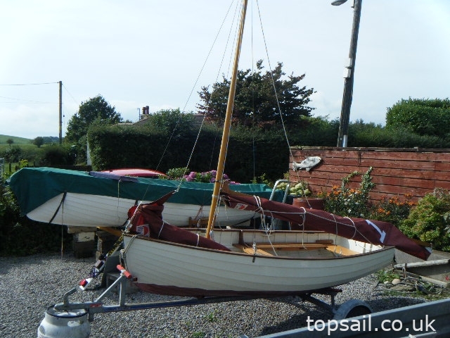 Twinkle 10 Clinker Gunter Rigged Dinghy & Trailer