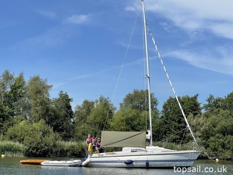 1986 Pegasus 800 (Lifting Keel, Heads Compartment! Trailer available)