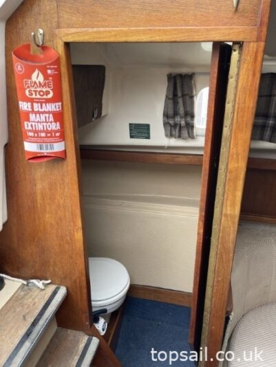 1986 Pegasus 800 (Lifting Keel, Heads Compartment! Trailer available)