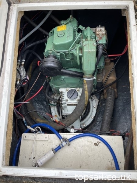 1986 Pegasus 800 (Lifting Keel, Heads Compartment! Trailer available)