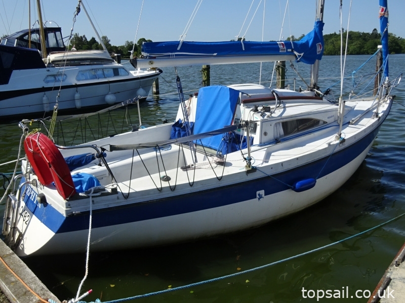 1987 Pegasus 700 (Shallow Fin Keel)