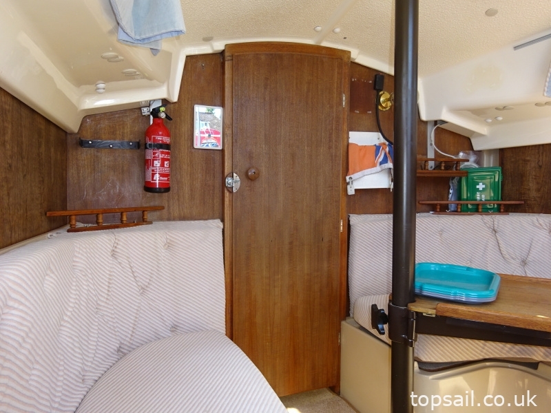 1987 Pegasus 700 (Shallow Fin Keel)