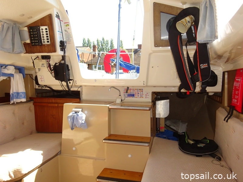 1987 Pegasus 700 (Shallow Fin Keel)