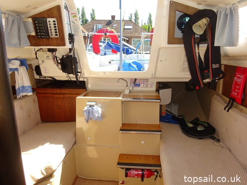 1987 Pegasus 700 (Shallow Fin Keel)