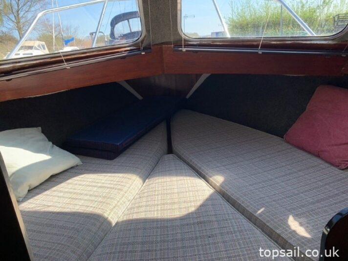 1967 Elysian 27 (Aft Cockpit)