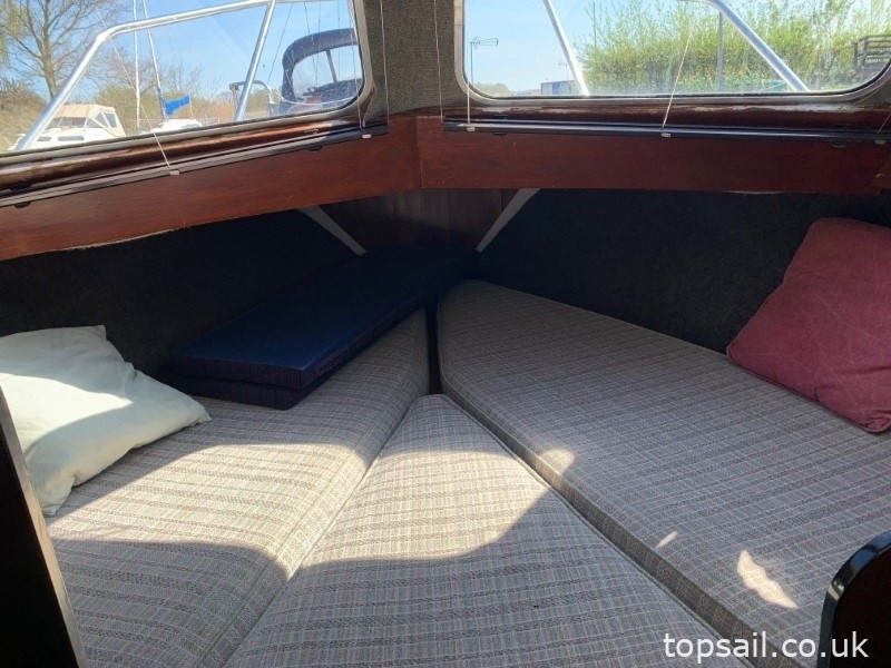 1967 Elysian 27 (Aft Cockpit)
