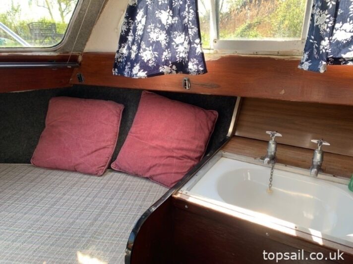 1967 Elysian 27 (Aft Cockpit)