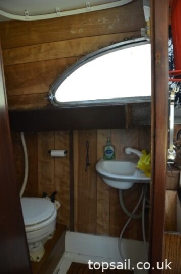 1967 Elysian 27 (Aft Cockpit)
