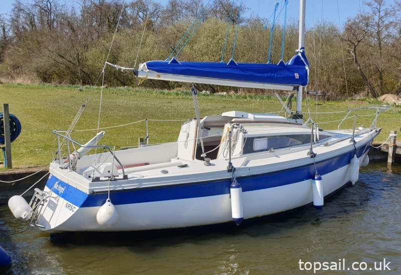 1986 Pegasus 700 (Shallow Fin Keel)