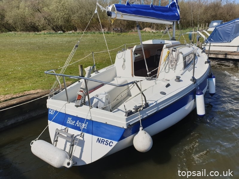 1986 Pegasus 700 (Shallow Fin Keel)