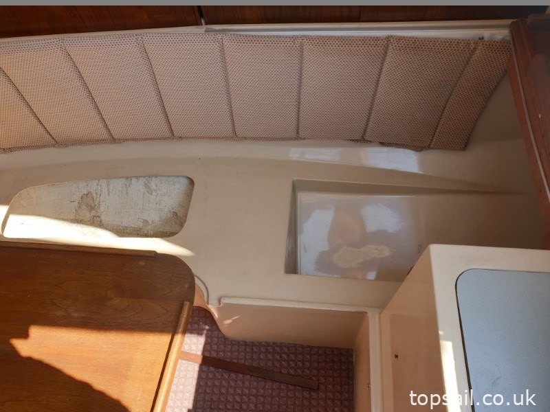 1986 Pegasus 700 (Shallow Fin Keel)