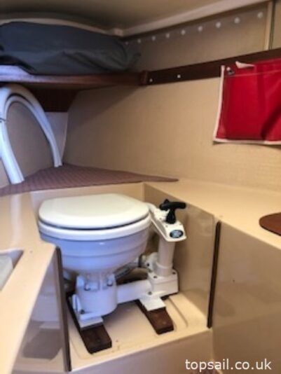 1986 Pegasus 700 (Shallow Fin Keel)