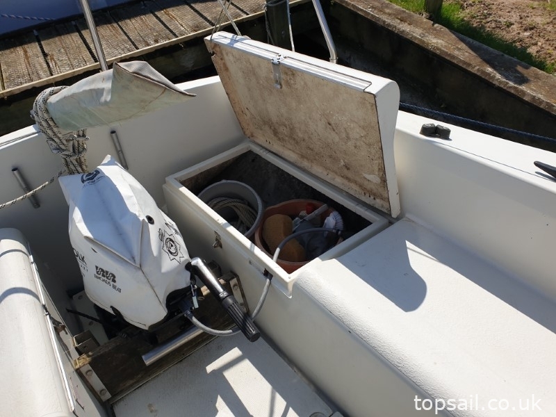 1986 Pegasus 700 (Shallow Fin Keel)