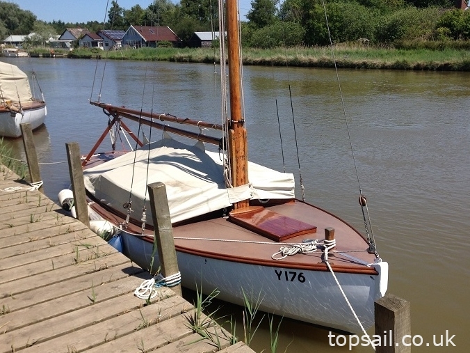 1938 Ernest Woods River Cruiser Class (With Trailer)