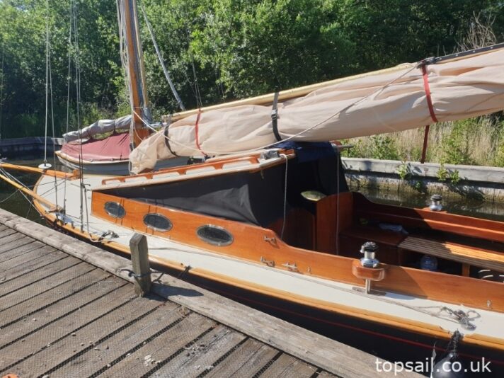 1986 Easticks 28′ Custom Built River Cruiser