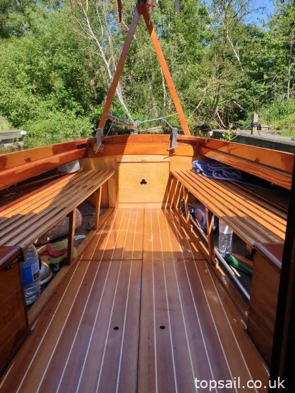 1986 Easticks 28′ Custom Built River Cruiser