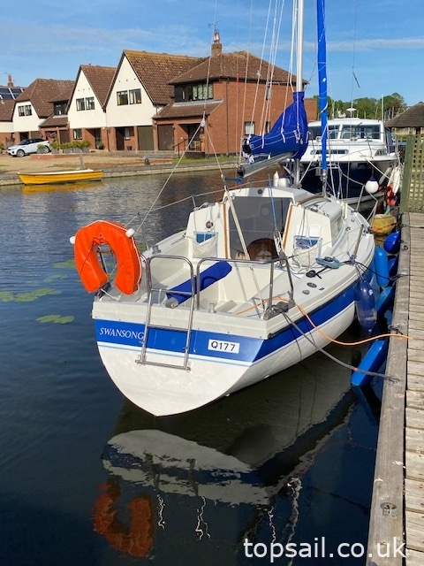 1987 Pegasus 700 (Shallow Fin, Diesel Inboard!)