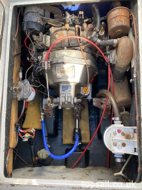 1987 Pegasus 700 (Shallow Fin, Diesel Inboard!)