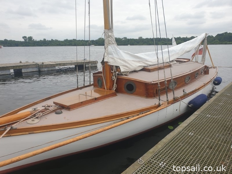 1905 “Dragonfly” 45′ Bunn Edwardian Cruising Yacht