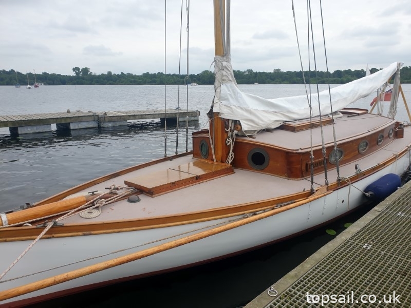 1905 “Dragonfly” 45′ Bunn Edwardian Cruising Yacht