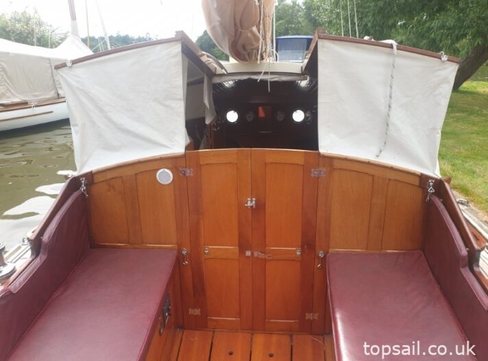 1986 Farrington 25 River Cruiser