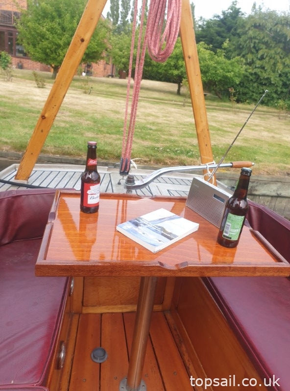 1986 Farrington 25 River Cruiser