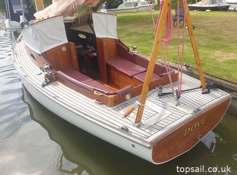 1986 Farrington 25 River Cruiser