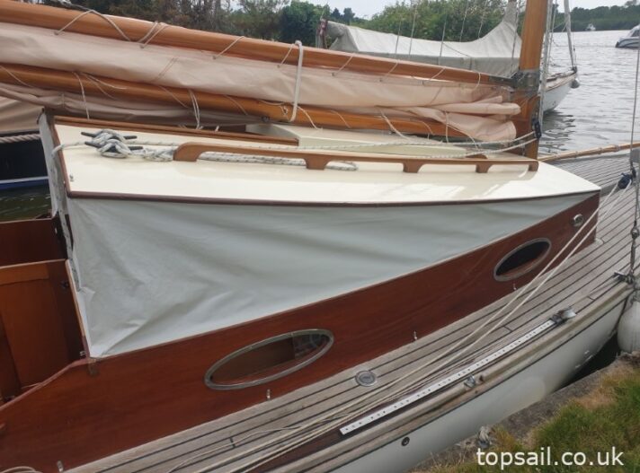 1986 Farrington 25 River Cruiser
