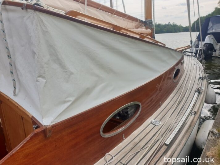 1986 Farrington 25 River Cruiser