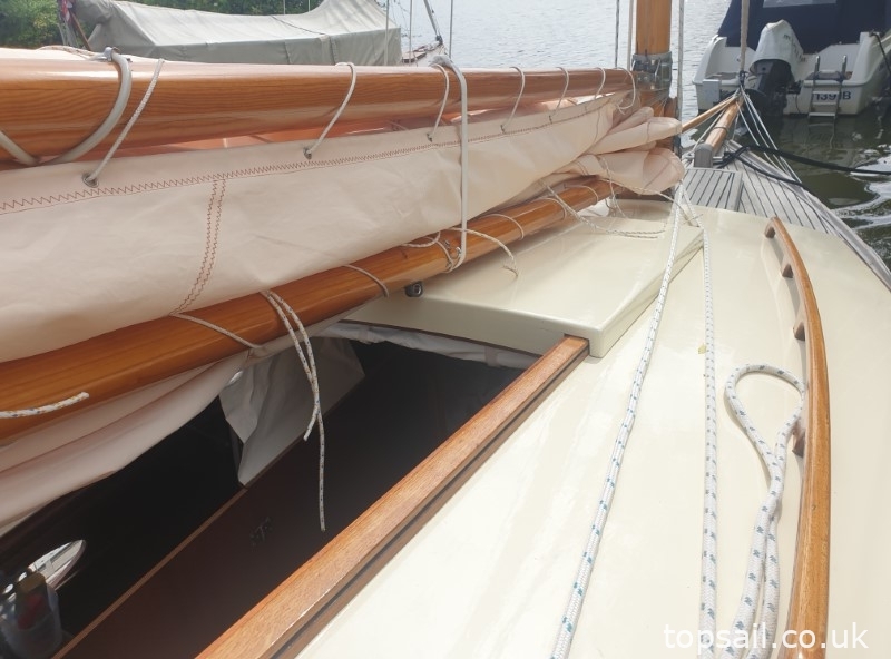 1986 Farrington 25 River Cruiser