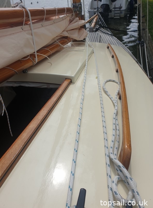 1986 Farrington 25 River Cruiser