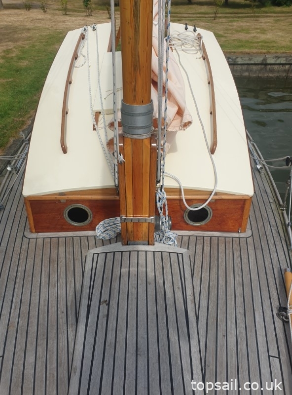 1986 Farrington 25 River Cruiser