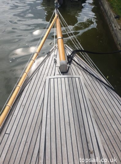 1986 Farrington 25 River Cruiser