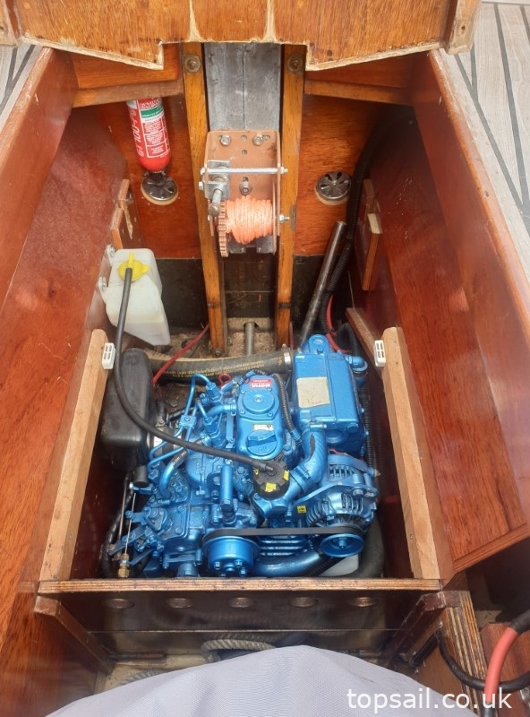 1986 Farrington 25 River Cruiser