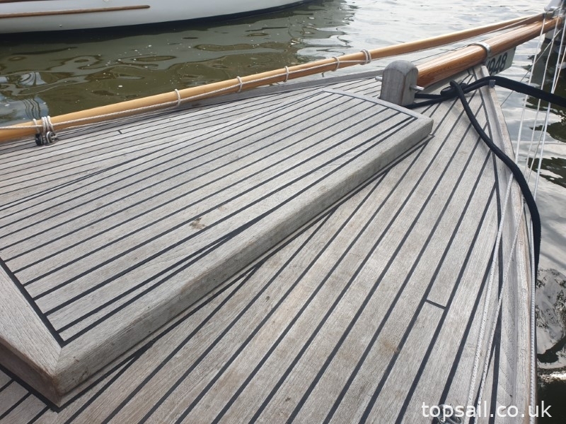 1986 Farrington 25 River Cruiser