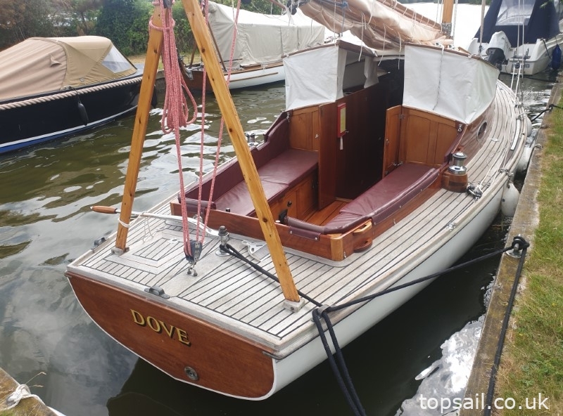 1986 Farrington 25 River Cruiser