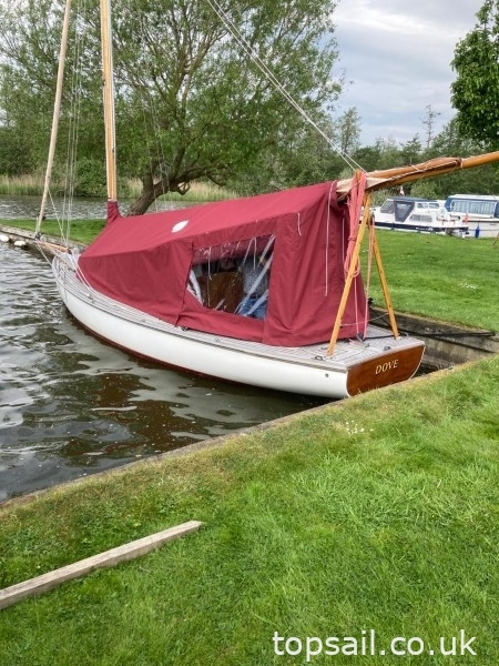 1986 Farrington 25 River Cruiser