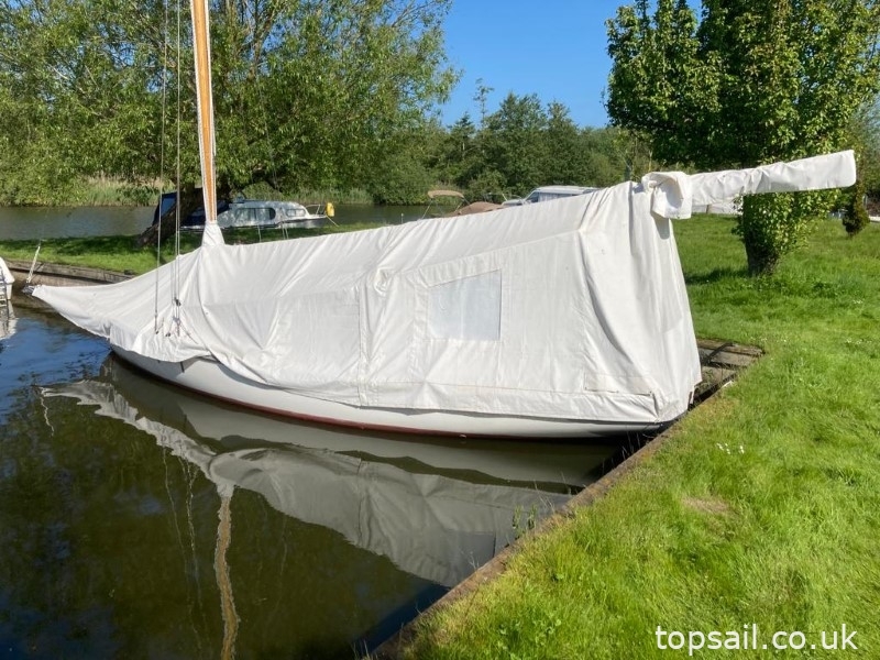 1986 Farrington 25 River Cruiser