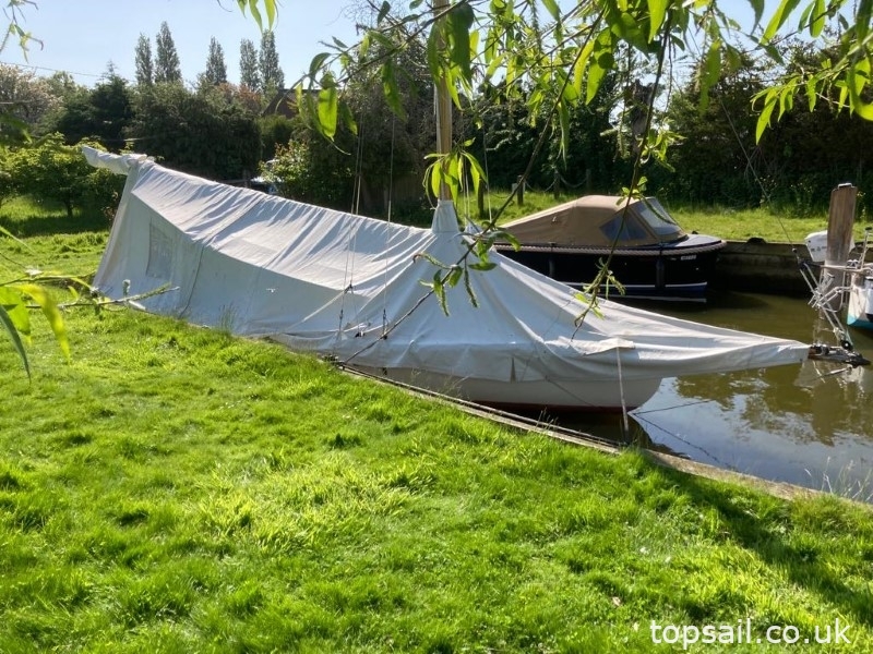 1986 Farrington 25 River Cruiser