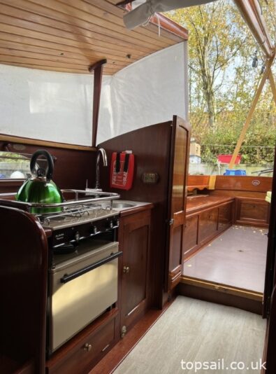 1996 Farrington 25 River Cruiser