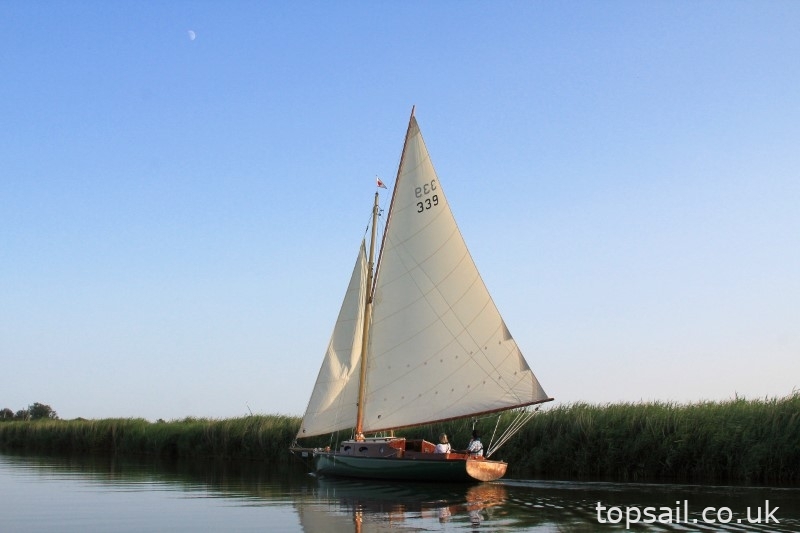 1996 Farrington 25 River Cruiser