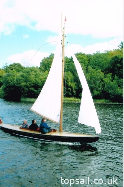 2003 Broads One Design (BOD, Brown Boat) & Trailer (GRP)
