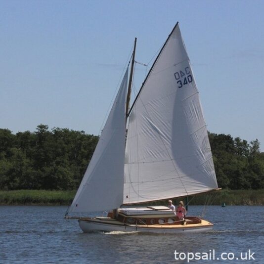 1997 Herbert Woods Elanco 28 River Cruiser #340 (GRP Hull)
