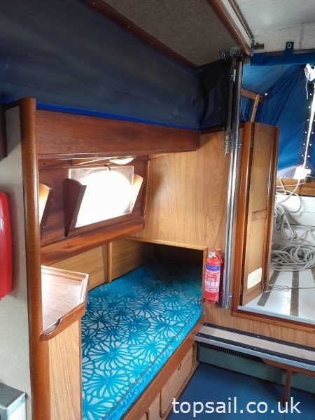 1997 Herbert Woods Elanco 28 River Cruiser #340 (GRP Hull)